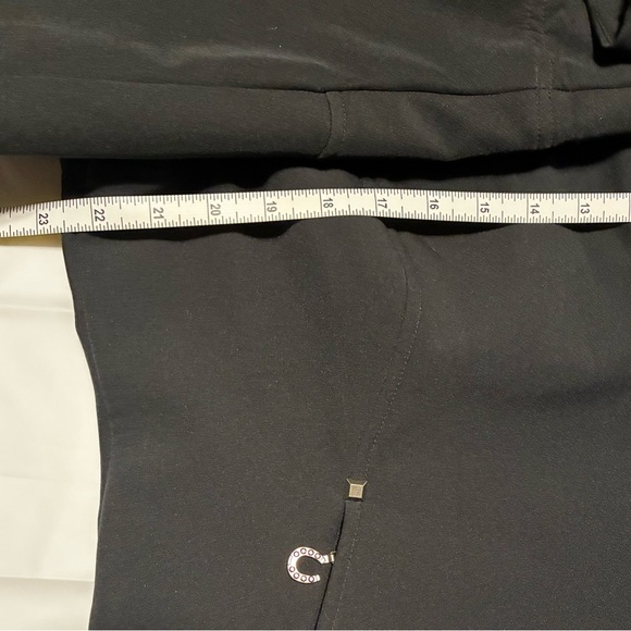 Ariat Size XL Black Jacket Zip Up w/Zebra Print
Micro Fleece Lining Soft Shell - Picture 14 of 14